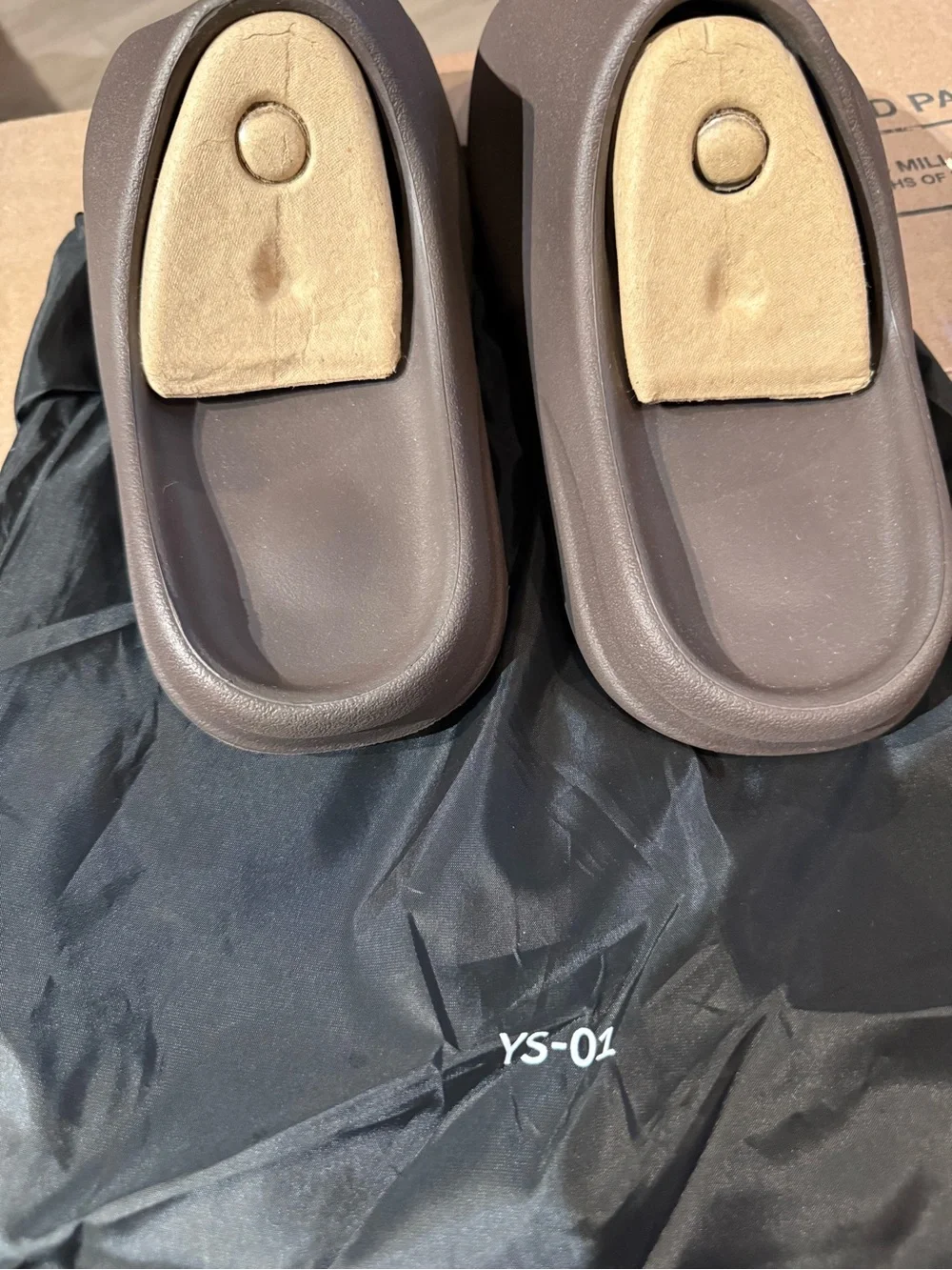 Unreleased Brand Yeezy YS-01 Chocolate Slide 9M